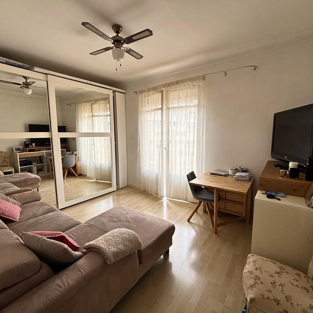 APPARTEMENT 2 PIECES / IMMEUBLE LE MASSENA