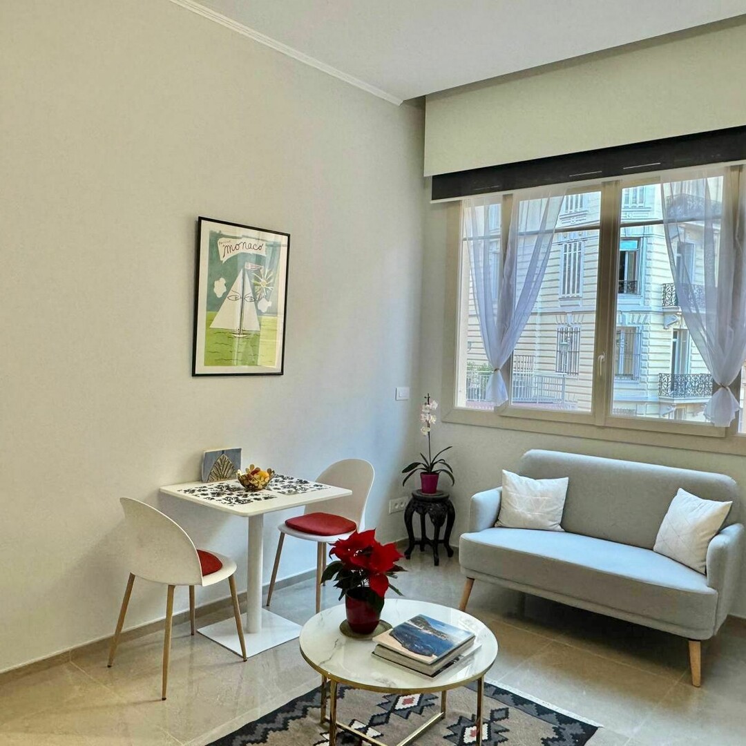 LAROUSSE / TOUR DU LARVOTTO / 2 STANZE