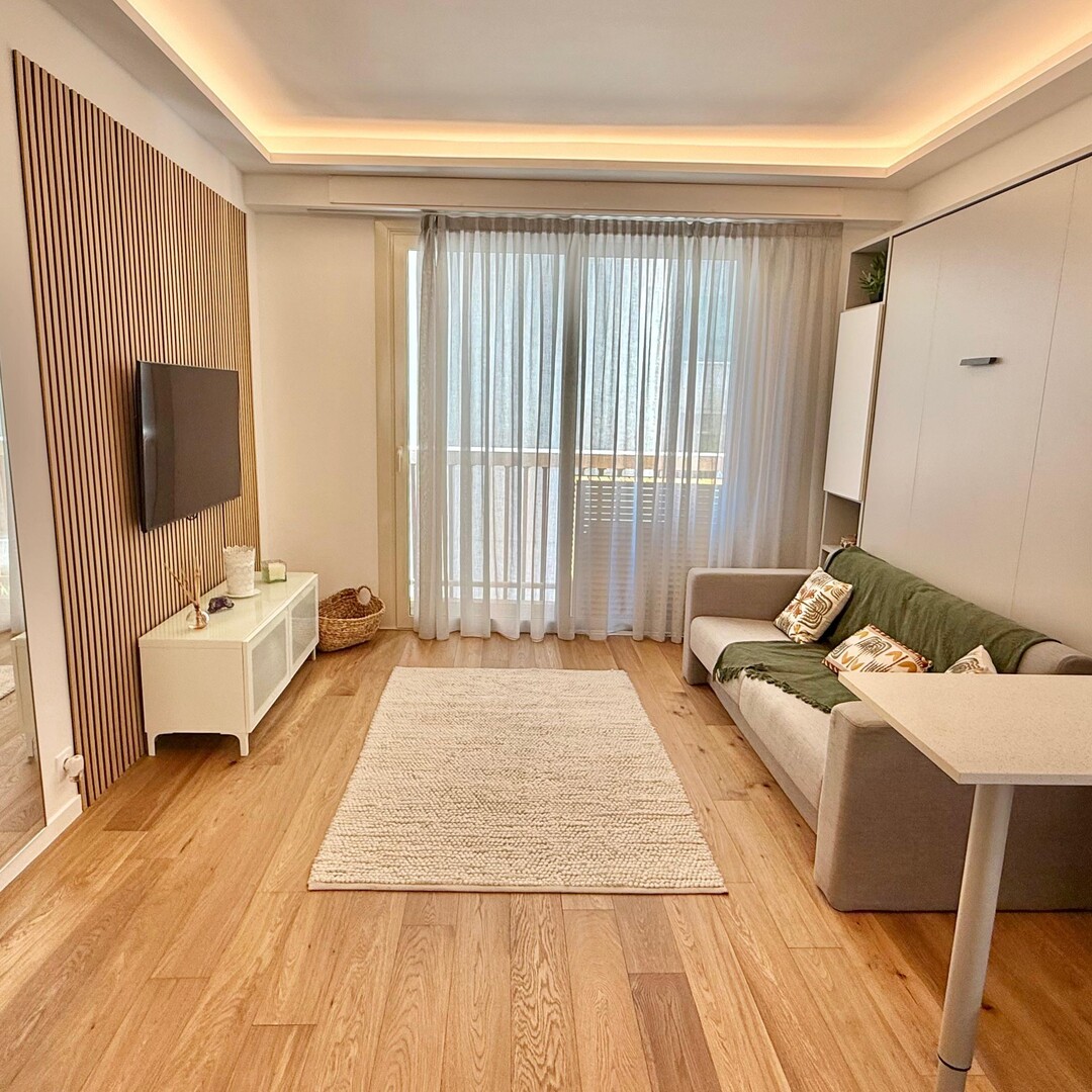 FUMETTO DAL BELGIO / GRANDE STUDIO COMPLETAMENTE RINNOVATO