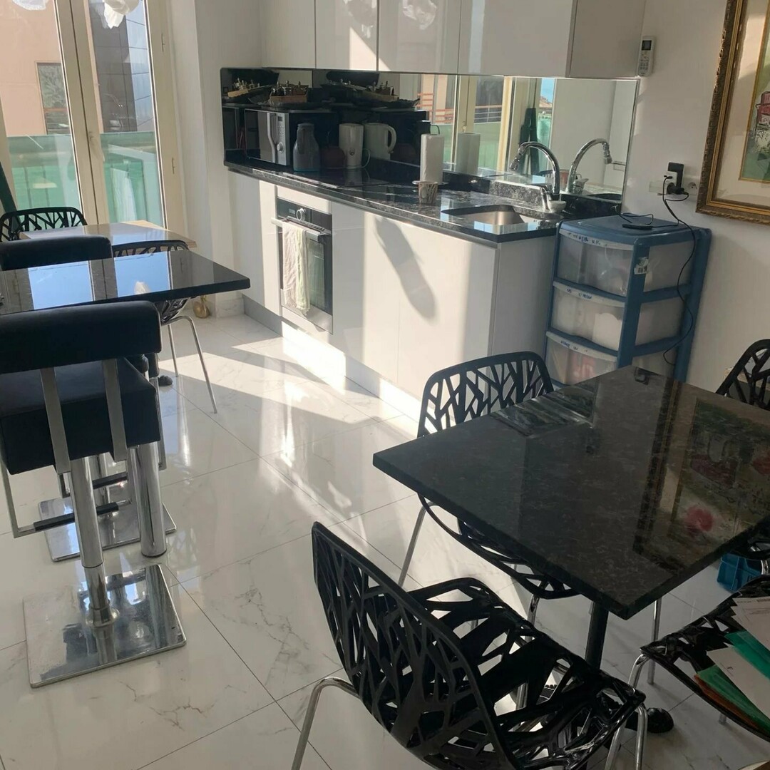 Vendita 3 locali incrocio sotto legge 1235 con vista mare