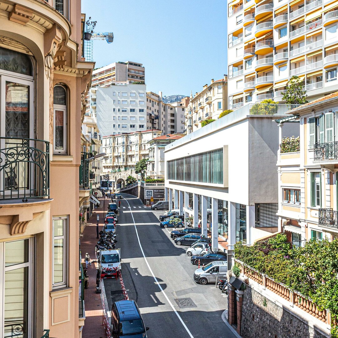 Elegante trilocale ristrutturato in condominio borghese  | Uso misto