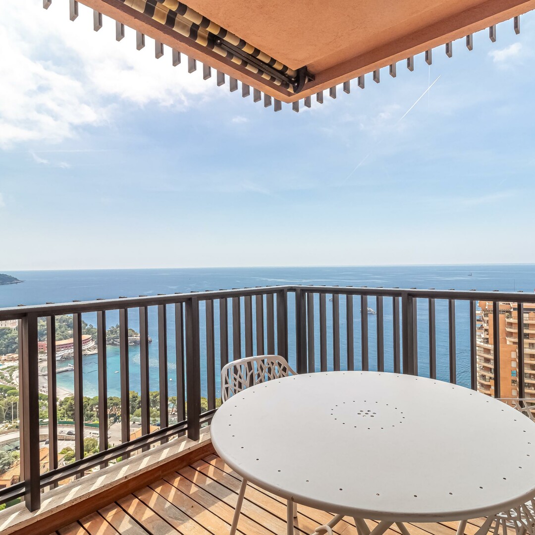 Spazioso appartamento con una stupenda vista mare