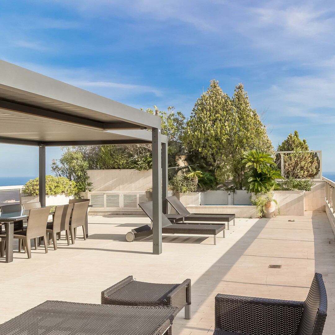 Due appartamenti triplex da unire nel quartiere del Jardin Exotique