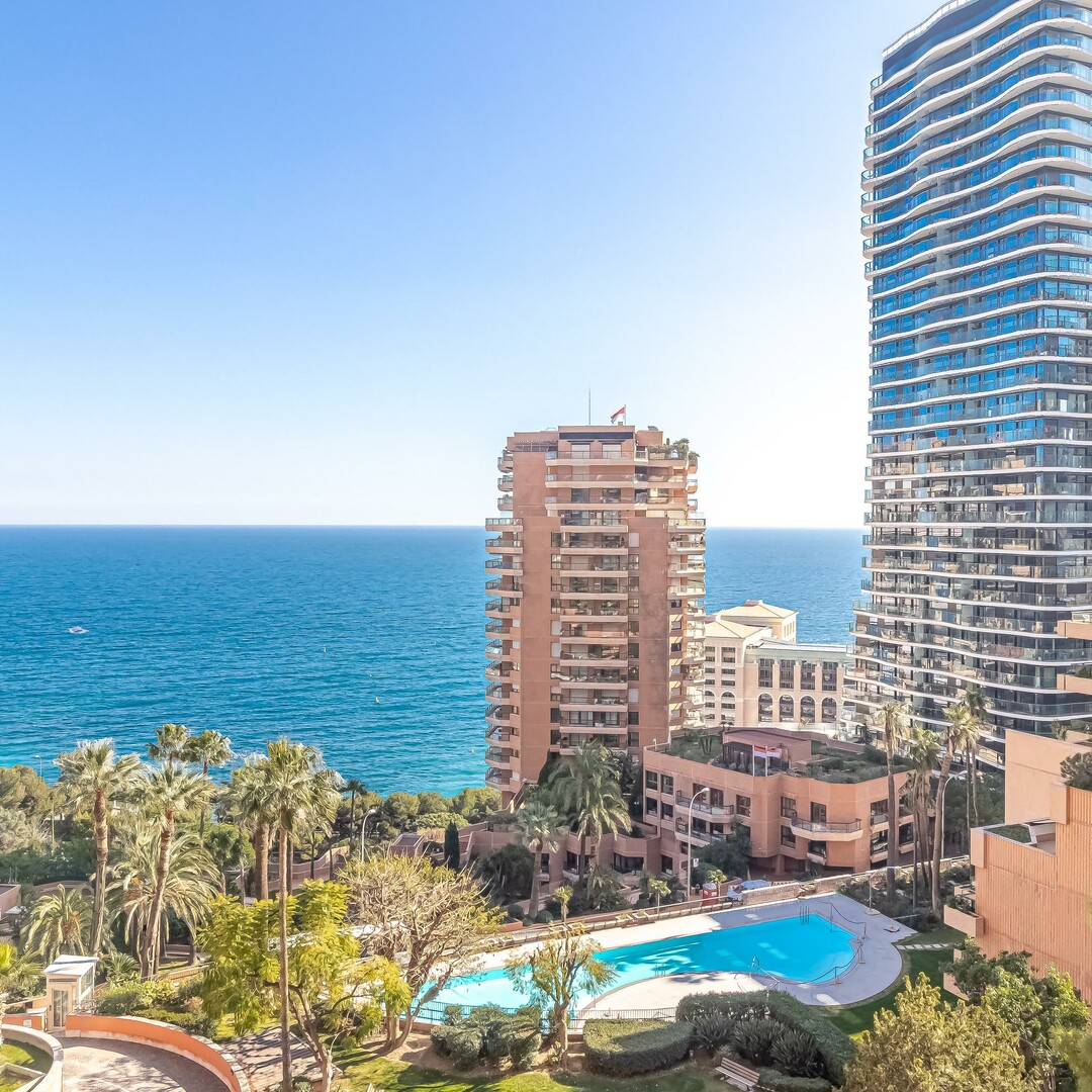 Splendido grande bilocale con parcheggio e piscina | Arredato