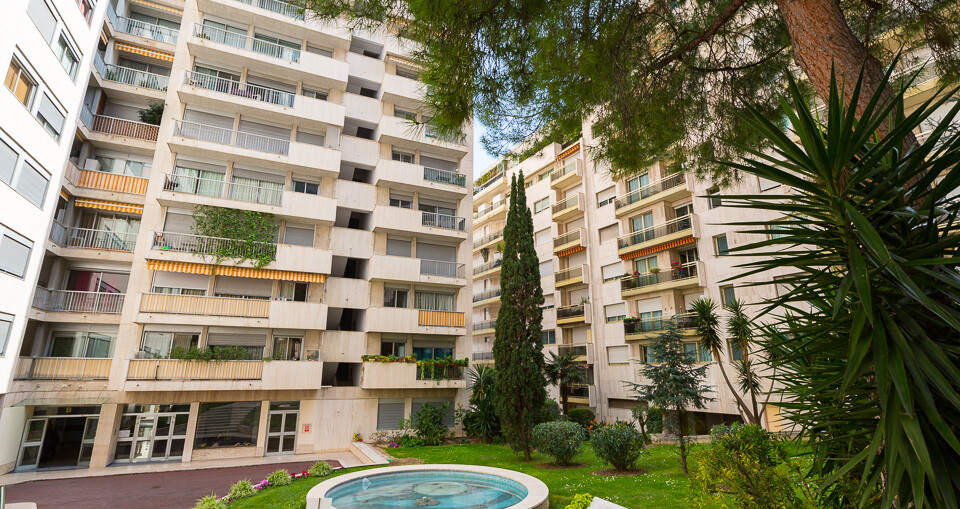 CHATEAU D'AZUR - La Rousse/Saint Roman - Parcheggio