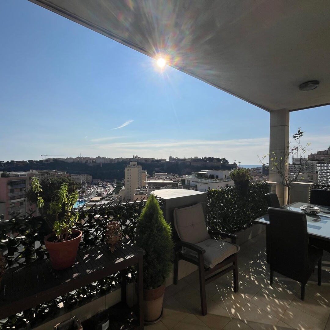 Superba 3-4 camere con vista sul mare, sul porto e sul palazzo