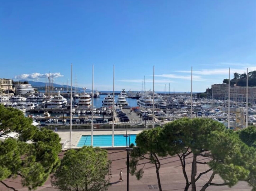 RESIDENZA ESCLUSIVA CON VISTA SUL MARE AL PORTO DI MONACO