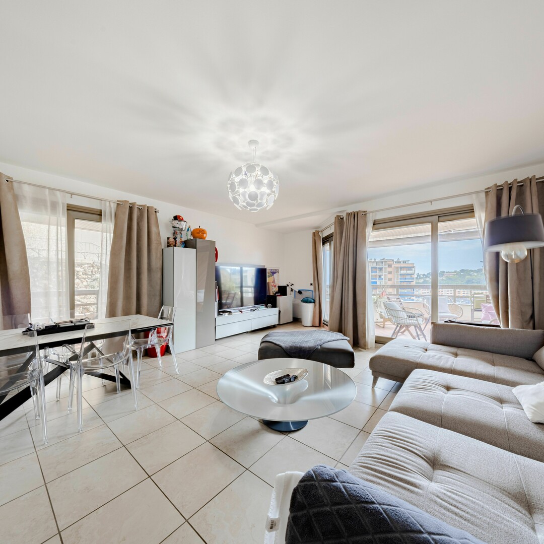 AMPIO APPARTAMENTO CON 3 CAMERE DA LETTO