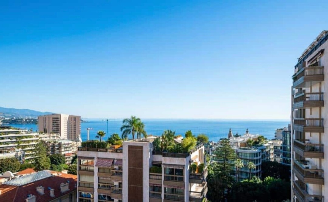 APPARTAMENTO CON TERRAZZA SUL TETTO