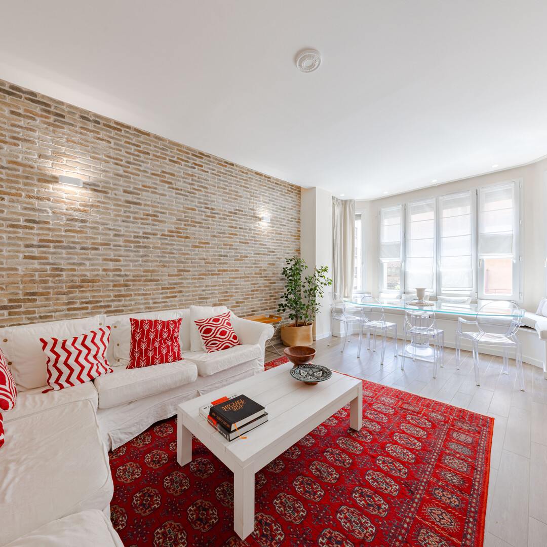 APPARTAMENTO CON 2/3 CAMERE DA LETTO RISTRUTTURATO