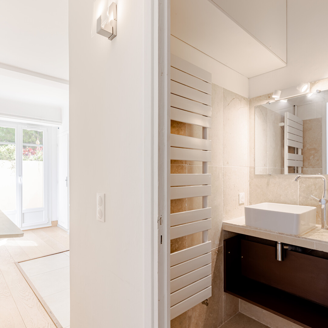 AFFASCINANTE MONOLOCALE AD USO MISTO