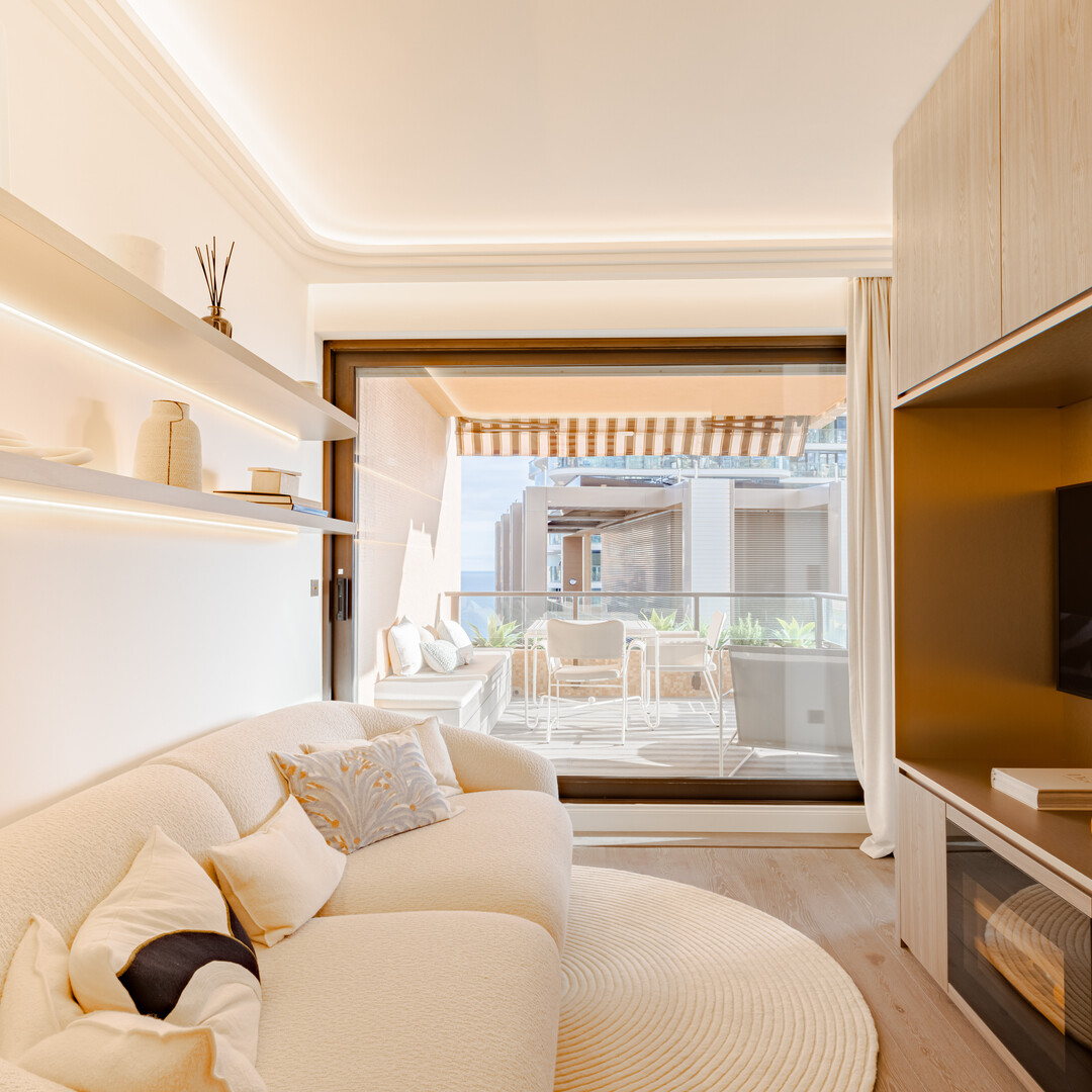 MAGNIFICO APPARTAMENTO RISTRUTTURATO CON VISTA SUL MARE