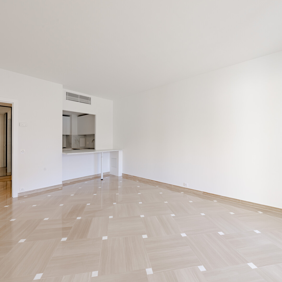 SPAZIOSO 2 PEZZI CON BUONE PRESTAZIONI
