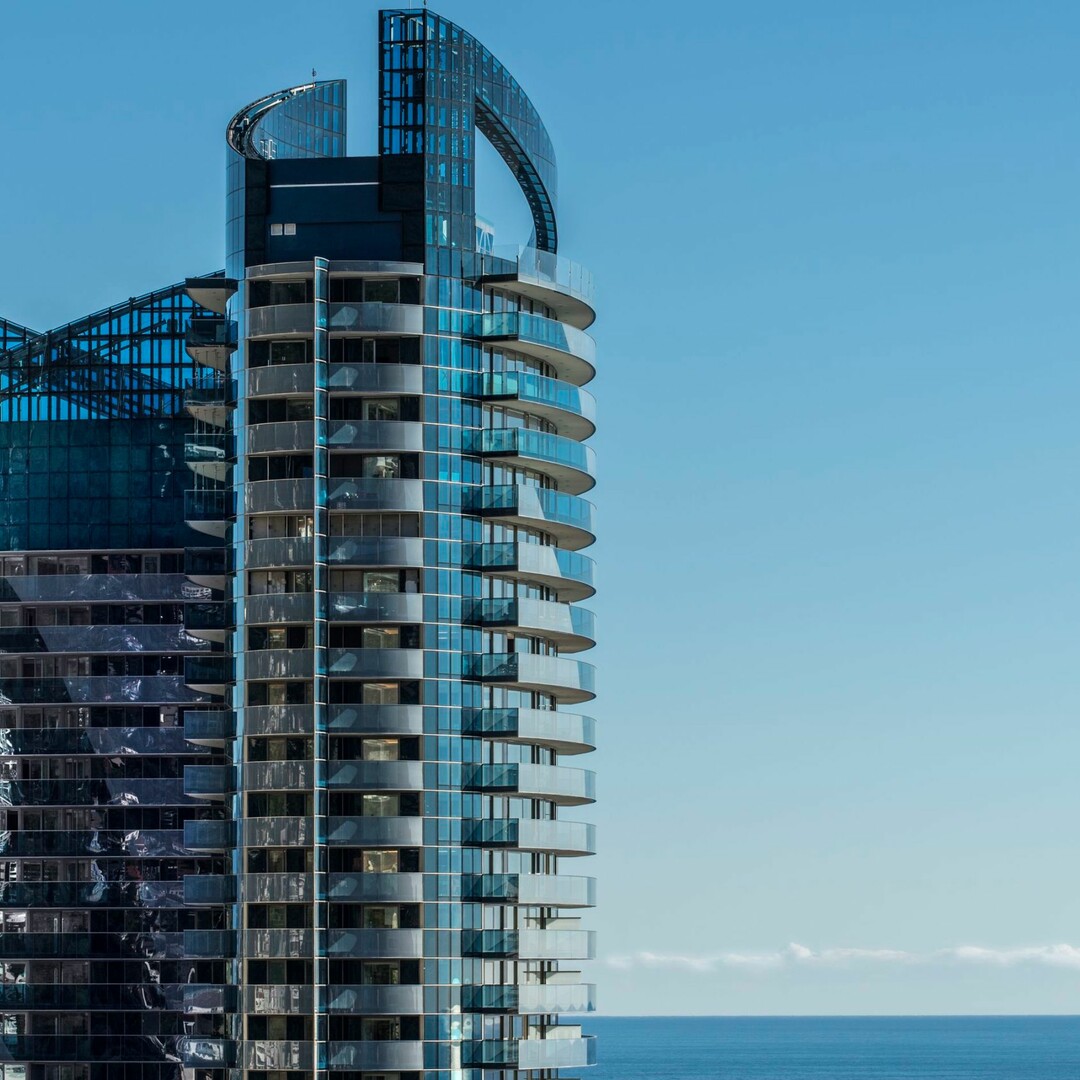 LUSSUOSO APPARTAMENTO CON VISTA MARE