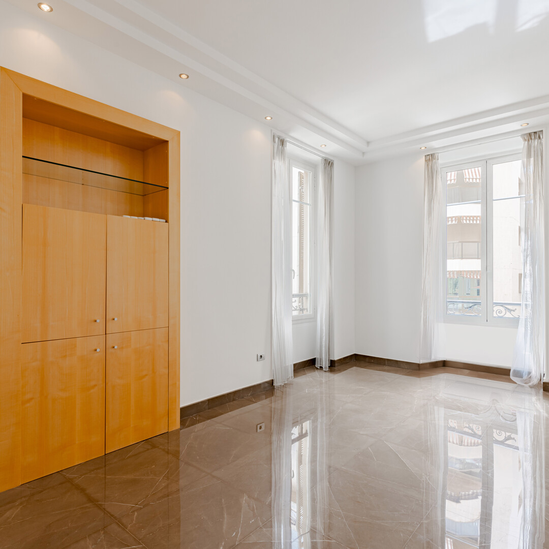 BELLISSIMO UFFICIO CENTRALE IN VENDITA - MONTE-CARLO