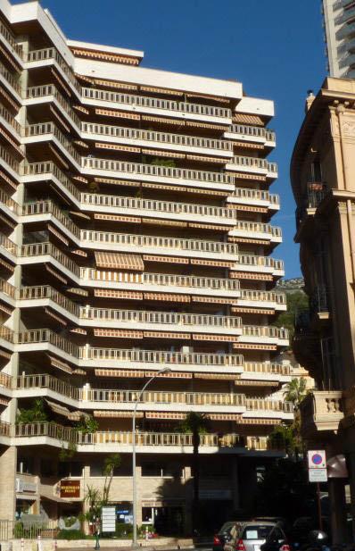 Sole Agent – High-end renovated luxury apartment with sea view